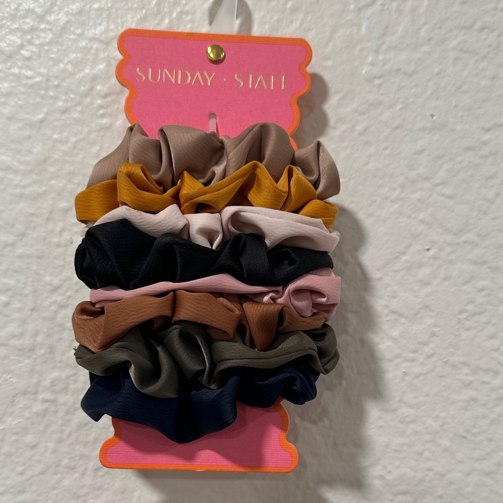 NWT Sunday State Multicolor Hair‎ Scrunchies Set